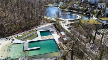 Blick auf das Gelände der Landesgartenschau mit dem Sole-Naturbad.