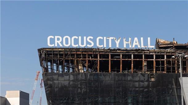 Weitere Festnahmen nach Terroranschlag auf Crocus City Hall Blick auf die bei einem Terroranschlag beschädigte Konzerthalle Crocus City Hall. Bei dem Anschlag vom vergangenen Freitag waren mehr als 140 Menschen getötet und hunderte verletzt worden, als Bewaffnete in der Konzerthalle Crocus City Hall um sich schossen.