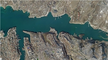 Blick auf die Hafenstadt Sewastopol mit dem Hafen der russischen Schwarzmeerflotte - noch vor dem Angriff.