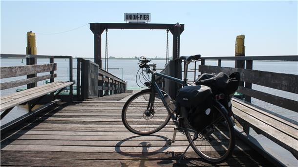 Blick auf die Union-Pier in Nordenham.