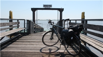 Blick auf die Union-Pier in Nordenham.