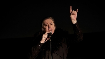 Blixa Bargeld schreibt seine Texte lieber selbst.