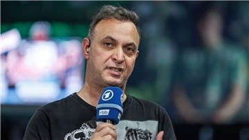 Bob Hanning bekommt die Wut der Fans klar zu spüren. 