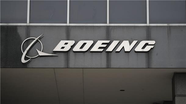 Boeing verbucht weiteren Milliardenverlust Boeing muss einen Quartalsverlust von 3,3 Milliarden US-Dollar verbuchen.