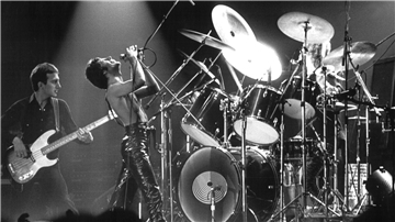 Bombnastisch und großartig: Freddie Mercury und Queen während eines Auftritts in Hamburg 1979.