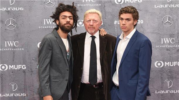 Söhne von Boris Becker zeigen sich erleichtert Boris Becker (m) mit seinen Söhnen Noah (l) und Elias (r) bei der Verleihung der Laureus World Sports Awards 2020 in Berlin.