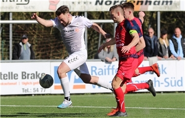 SV Brake gegen SV Atlas Delmenhorst II Fußball-Bezirksliga