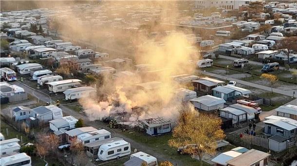 Brand auf der Campingfläche hinter dem Hotel Wernerwald in Sahlenburg: Sie haben für einen Großeinsatz der Feuerwehren gesorgt.