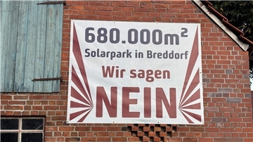 Breddorfer Bürgerinitiative sammelt 388 Stimmen für neue Diskussion zum geplanten Solarpark-Projekt am Ortsrand.