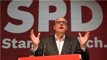 Bremens Bürgermeister Andreas Bovenschulte (SPD) während des Landesparteitags der SPD Bremen.