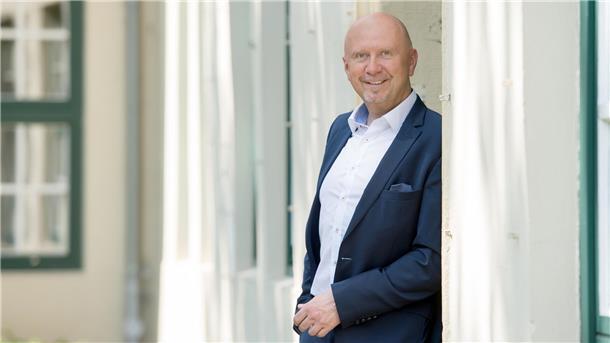 Bremervördes Bürgermeister Michael Hannebacher (parteilos) hat sich entscheiden. Bei der Bürgermeisterwahl im kommenden Jahr kandidiert er erneut für das Amt und tritt somit gegen CDU-Herausforderer Dirk-Frederik Stelling an.