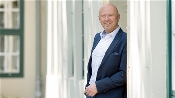 Bremervördes Bürgermeister Michael Hannebacher (parteilos) hat sich entscheiden. Bei der Bürgermeisterwahl im kommenden Jahr kandidiert er erneut für das Amt und tritt somit gegen CDU-Herausforderer Dirk-Frederik Stelling an.