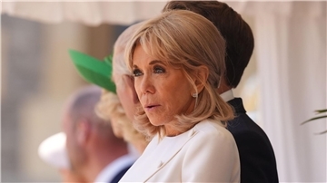 Brigitte Macron wehrt sich vor Gericht gegen Cybermobbing Brigitte Macron wehrt sich gerichtlich gegen Verschwörungserzählungen. (Archivbild)