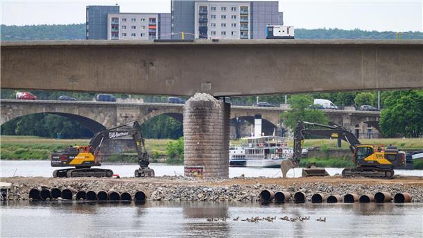 Brücken, Straßen, Energienetze: Die deutsche Infrastruktur soll mit Milliardenschulden modernisiert werden. (Archivbild)