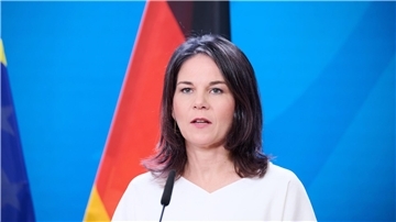 Bundesaußenministerin Annalena Baerbock verteidigt die Ausgaben für ihre Visagistin.