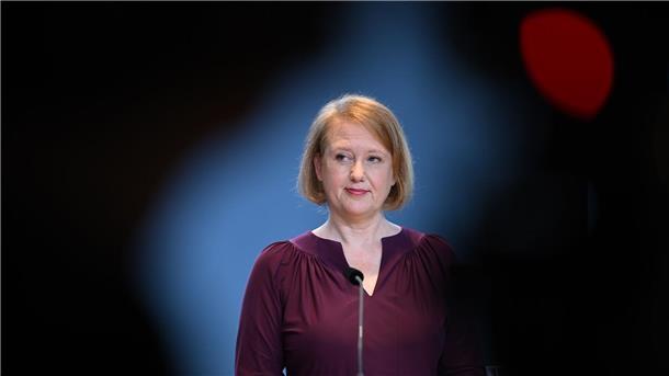 Bundesfamilienministerin Lisa Paus (Bündnis 90/Die Grünen) wollte zuerst 12 Milliarden Euro pro Jahr für die Kindergrundsicherung.