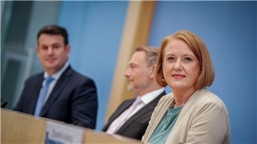 Bundesfamilienministerin Lisa Paus hat sich zur möglichen Höhe der Kindergrundsicherung geäußert.