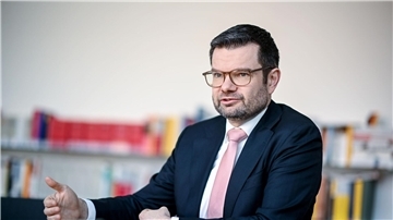 Bundesjustizminister Marco Buschmann (FDP) während eines Interviews mit der Deutschen Presse-Agentur.