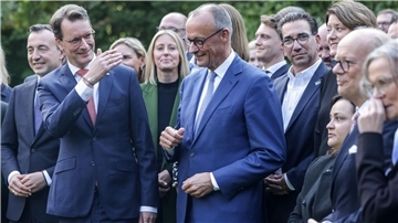 Bundeskanzler Friedrich Merz (CDU) hat die Wahlerfolge der CDU bei den Kommunalwahlen in NRW gelobt.