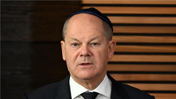 Einweihung in schwerer Zeit: Dessauer Synagoge eröffnet Bundeskanzler Olaf Scholz bei der Einweihung der neu erbauten Synagoge in Dessau-Roßlau.