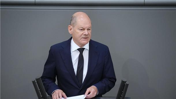 Scholz: Asylkompromiss entlastet Deutschland Bundeskanzler Olaf Scholz gibt im Bundestag eine Regierungserklärung ab.