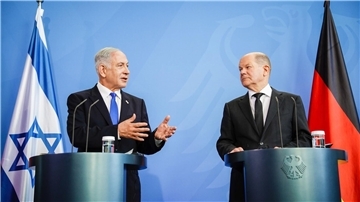 Bundeskanzler Olaf Scholz (r) empfängt Israels Ministerpräsidenten Benjamin Netanjahu in Berlin.