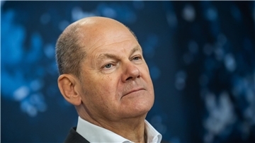 Bundeskanzler Olaf Scholz sieht die Europäische Kommission in der Verantwortung, einen Vorschlag zum Einsatz von E-Fuels nach 2035 zu machen.