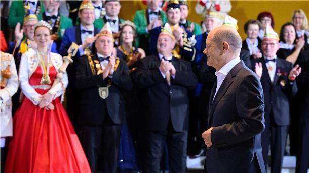 „Humor ins Kanzleramt“ - Scholz empfängt Karnevalisten Bundeskanzler Olaf Scholz (SPD) empfängt Karnevalisten aus ganz Deutschland.