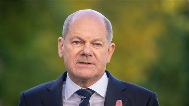 Absender: Kanzleramt - Richtlinienkompetenz per Brief Bundeskanzler Olaf Scholz (SPD) machte im Koalitionsstreit um verlängerte Laufzeiten von AKWs von seiner Richtlinienkompetenz Gebrauch.
