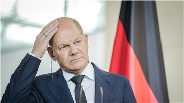 Bundeskanzler Olaf Scholz wurde bei dem Zwischenfall nicht verletzt.