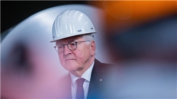Bundespräsident Frank-Walter Steinmeier ist mit 150 Diplomatinnen und Diplomaten in NRW unterwegs.