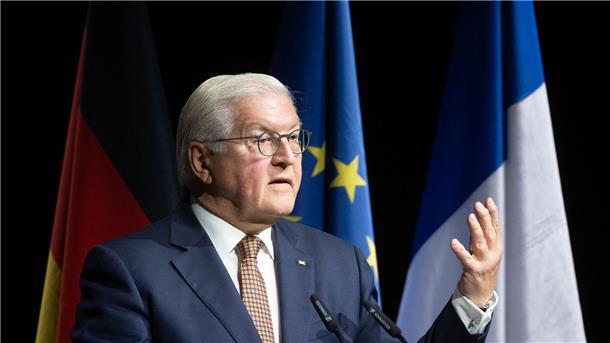 Bundespräsident Frank-Walter Steinmeier spricht bei den Feierlichkeiten zum 75-jährigen Bestehen des Deutsch-Französischen Instituts in Ludwigsburg.