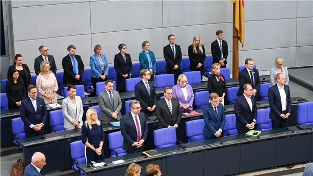 Bundesregierung und Abgeordnete erinnerten an die Opfer.