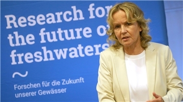Bundesumweltministerin Steffi Lemke  besucht das Leibnitz-Institut für Gewässerökologie.
