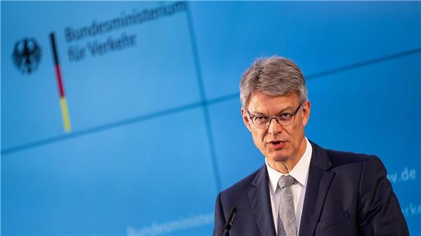 Einer der schwierigsten Jobs: Neue Bahn-Spitze gesucht Bundesverkehrsminister Schnieder ist zuversichtlich, bald einen neuen Bahnchef beziehungsweise eine neue Bahnchefin präsentieren zu können.