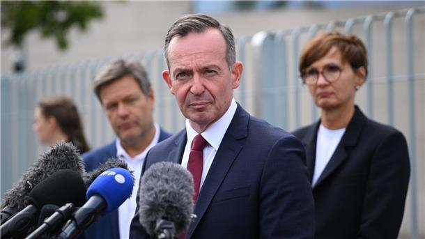 Fördermittel: Ministerium sieht keine Interessenkonflikte Bundesverkehrsminister Volker Wissing (FDP) gibt ein Statement zum Beschluss der Nationalen Wasserstoffstrategie im Bundeskabinett ab.