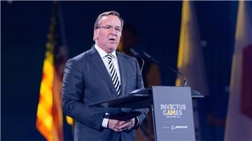 Bundesverteidigungsminister Boris Pistorius (SPD) spricht bei der Eröffnung der 6. Invictus Games in Düsseldorf.