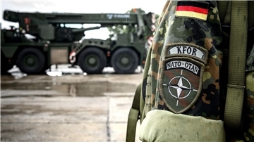 Bundeswehrsoldatin der deutschen Kfor im kosovarischen Prizren.