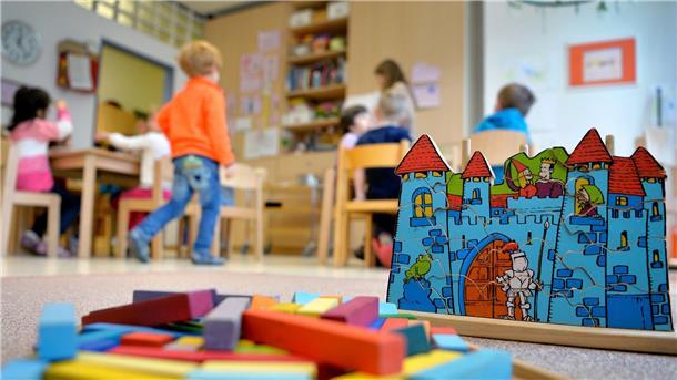 Paus: Gleiche Chancen bei frühkindlicher Bildung in Kitas Bundesweit werden 92 Prozent der Kinder von drei Jahren bis zum Schuleintritt in einer Kita betreut.
