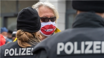 Bundesweit wird gegen die aktuelle Corona-Politik demonstriert, wie auf unserem Symbolfoto zu sehen ist.