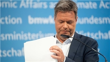 Bundeswirtschaftsminister Robert Habeck (Grüne) will das Gebäudeenergiegesetz noch vor der parlamentarischen Sommerpause verabschieden.