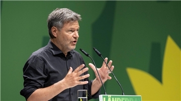 Bundeswirtschaftsminister Robert Habeck spricht sich gegen einen zu starken Fokus auf Wasserstoff beim Heizen aus.