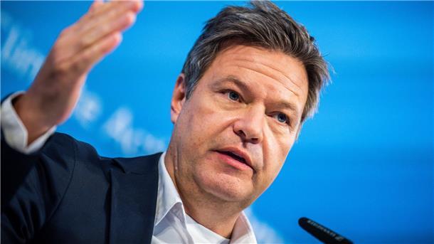 Habeck würde die „One Love“-Binde bei der WM tragen Bundeswirtschaftsminister Robert Habeck würde es in Sachen „One Love“-Binde „darauf ankommen lassen“.