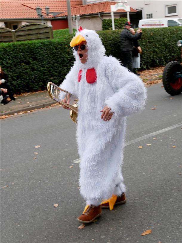 Bunt, laut und fröhlich - die Tarmstedter Erntewagenparade