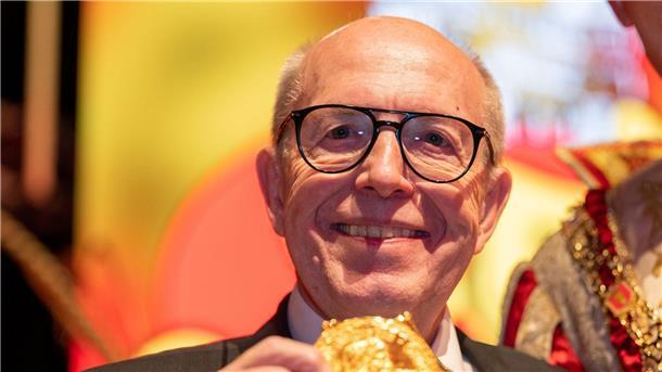 Reiner Calmund bekommt Kaiser-Augustus-Orden „Calli hat ein großes Herz“, sagte der Trierer Oberbürgermeister Wolfram Leibe über Ex-Fußballmanager Reiner Calmund.
