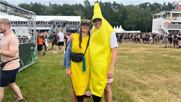 Das sind die besten Kostüme auf dem Hurricane-Festival 2024 Carlotta ist mit ihrem großen Bruder Felix beim Hurricane-Festival.