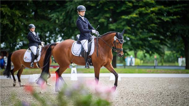 Duell um den Dressur- und Springcup geht auf die Zielgerade Carlotta Kopitzki vom RV Elmlohe-Marschkamp führt mit Carisma und Doc’s Delight die Wertung im Dressurcup an.