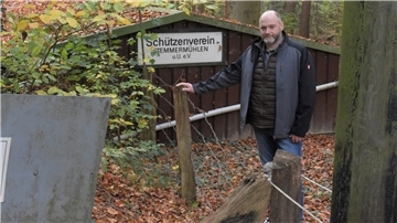 Der Schützenverein Stemmermühlen muss den Zaun um seinen Schießstand erneuern. Bis dahin dürfen Präsident Carsten Dammann und die rund 110 Mitglieder die Kleinkaliber-Anlage nicht mehr nutzen. 