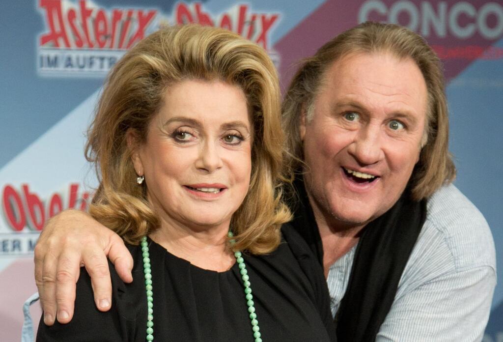 Catherine Deneuve (l) und Gerard Depardieu 2012 in Berlin.