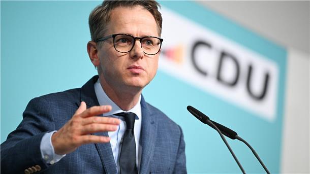 Streit um Leistungswillen - Merz: SPD denkt in Schablonen CDU-Generalsekretär Linnemann will mehr Leistung.